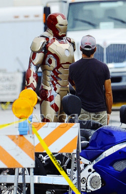 loki-cat:  cheyenneisrad: Why the frown iron man, you’re rich.  ME NO LIKE MANDARIN 