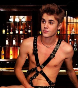 pi4nobl4ck:  50 shades of Bieber