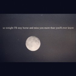 fxndxrocker:  #moon #missyou #instagram #fuck #love #perfect  (Tomada con Instagram)