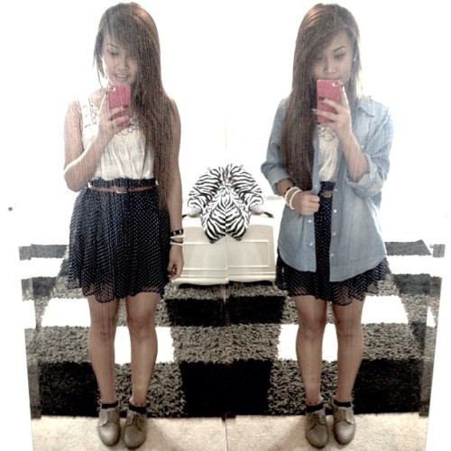 maikeespenilla: Today’s #ootd - denim button up, loose cream tanktop, navy blue highwaisted sk