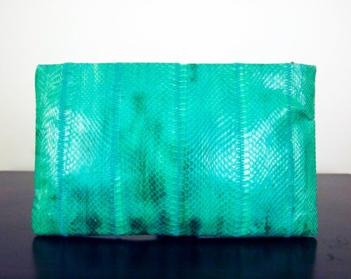 wearetribe:  Vtg 80s Sea Foam Green Snakeskin Clutch  $48.99 Shop @ www.etsy.com/listing/110