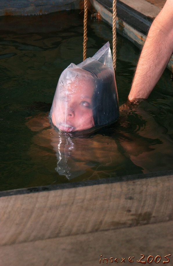 johnnyadidas:  tanyabound:  The bag will stop your hair from getting wet :)  Great