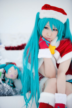 kawaii-cosplays:  Hatsune Miku 