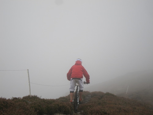 montamigo: Virée sur la montagne verte en faisant le tour de Grum par le défilé d’andreyt. La météo 