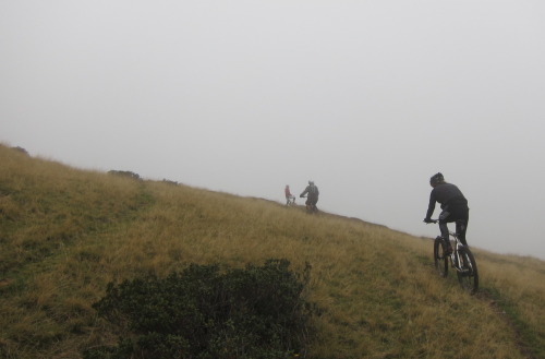 montamigo: Virée sur la montagne verte en faisant le tour de Grum par le défilé d’andreyt. La météo 