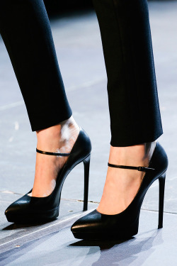 LOVE ♥♥♥ the-parisianist:  Yves Saint Laurent 