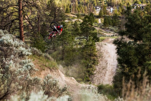 abikesexual: (via Dan Barham :: Professional Photography and Cinematography, Mountain Bike and Outdo