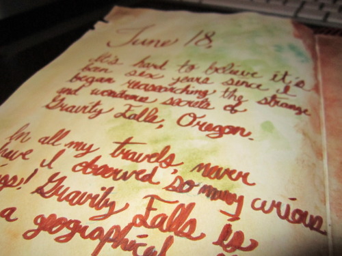 bonesmakenoise: BY THE WAY, here’s the finished book from Gravity Falls! In the end I was too 