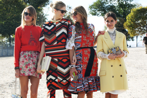 what-do-i-wear:  Paris Fashion Week (image: streetfsn)