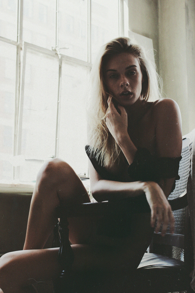 young-and-infamous:  :   Amanda S. photographed by Cameron Davis for Ben Trovato