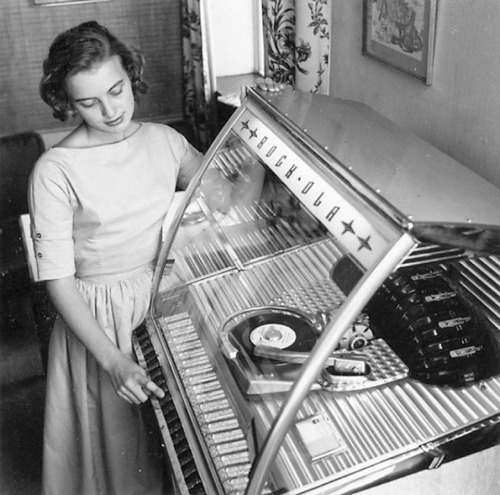 mudwerks:  (via grandprix63: Jukebox Baby) 