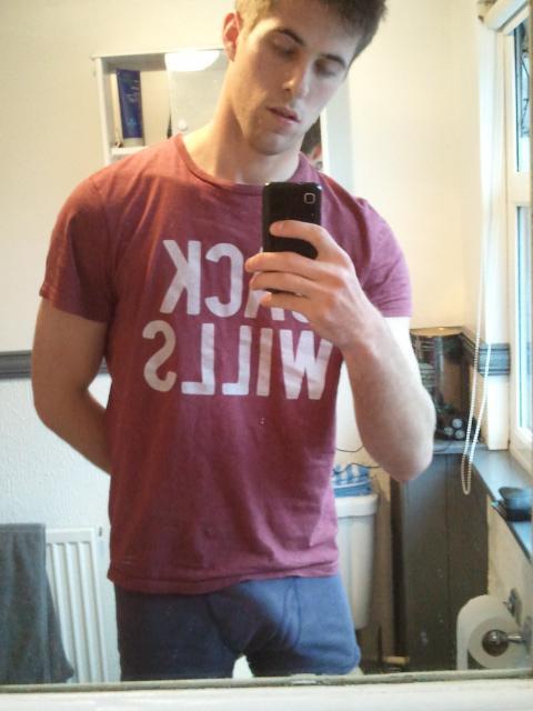 bonermakers:  Ain’t nothing like a bulge. 