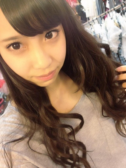 34nancha:  (nm) 公演でした！朱里おめでとう！朱里のプレゼント迷いに迷いに迷ったあと買いませんでした←ああ、迷いすぎて買えなかったよ…しかも朱里に皆がおめでとう言ってる間からあ！おめでとう！くらいしかいえなかった…笑明日から素直になろ！自分！NGO