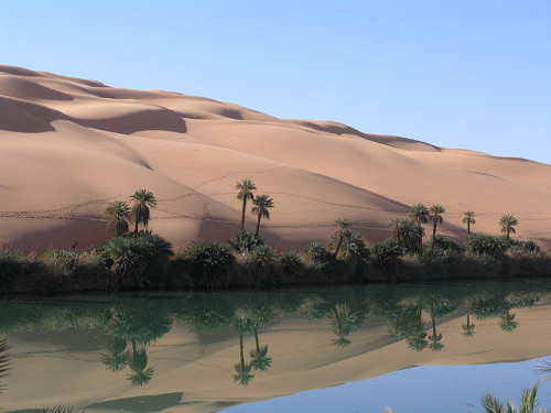 Reflections at Ramlat Dawada Lake in Sahara Desert, Libya (by Miles_78).