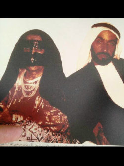 reemanyii:  الشيخ زايد بن سلطان مع والدته الشيخه سلامه بنت بطي آل حامد 
