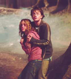 the-globet-of-fire:  9 Pictures of Harry Potter and the Prisoner of Azkaban  {£}