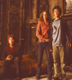the-globet-of-fire:  9 Pictures of Harry Potter and the Prisoner of Azkaban  {£}