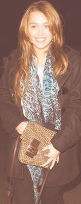 60squeens:  6 favorite Miley Candids 2009 