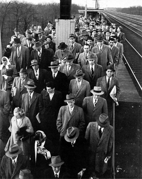 1950&rsquo;s commuters.