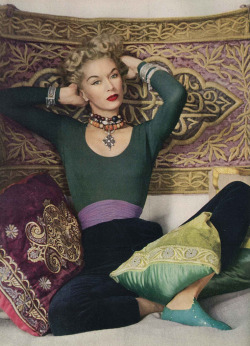 indypendentstyles:  April Vogue 1952 (by