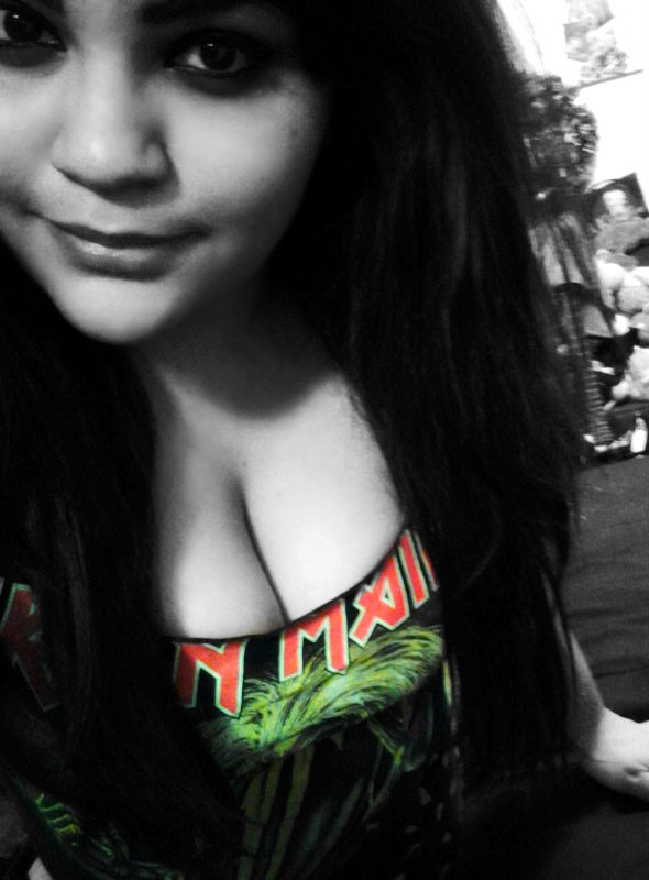 mayadark:  yours truly.  This girl is beautiful! Love the colors in this pic too!