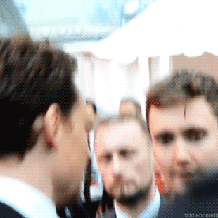 ibong-adarna:  oh god that last gif.. imagine if that was you he was greeting with