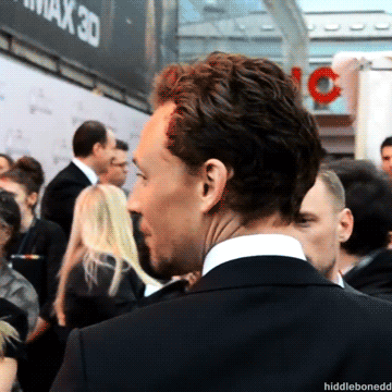 ibong-adarna:  oh god that last gif.. imagine if that was you he was greeting with