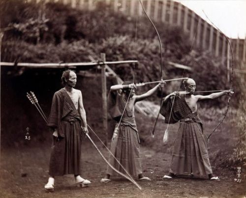 satian39:弓を射る侍　1870～1880
