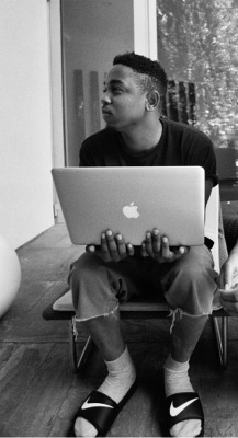 Kingkendricklamar:  Kendrick On The Mac Book 