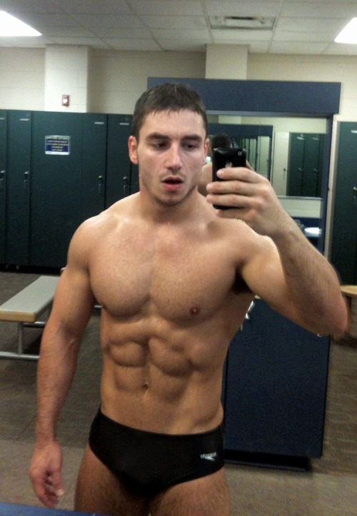 lockershots:  Give your favorite muscle a workout at lockershots.tumblr.com coloradobi:  speedo locker room 