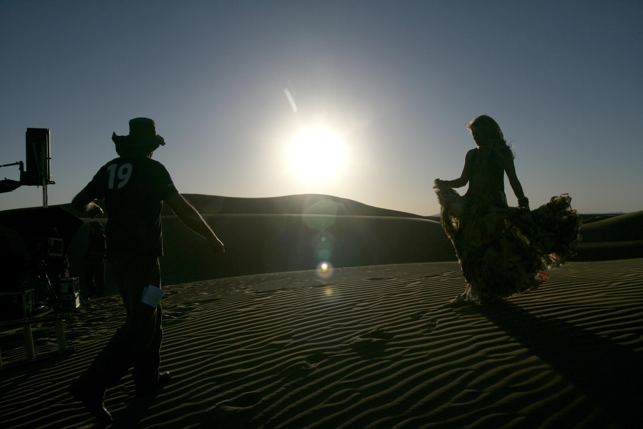 shakira:  Behind the scenes at Shakira’s shoot for her new Elixir fragrance (more