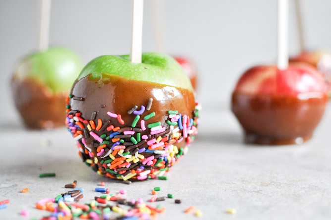 gastrogirl:  vanilla bourbon caramel apples. 