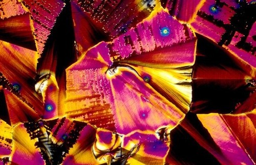 This is how alcohol looks under the microscope: