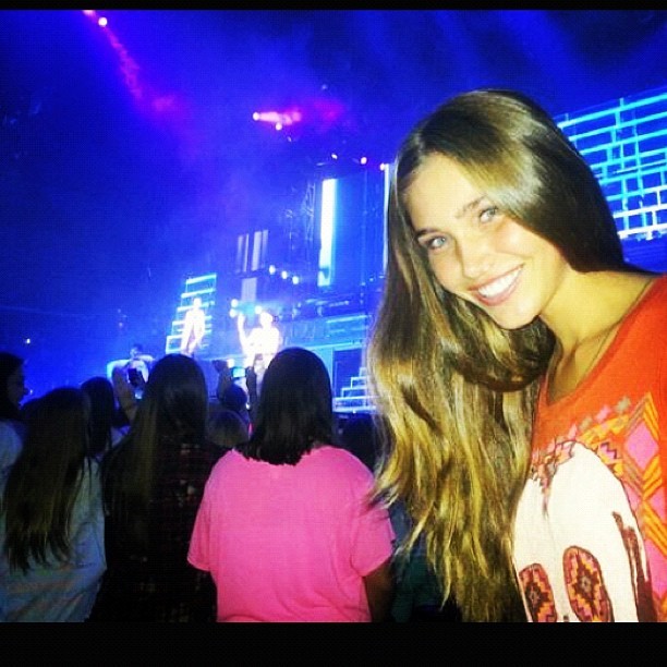 justinjustinjustinjustinjustin:   Chanel Celaya at Justin’s concert   