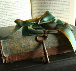 Books, ribbon and old heavy keys&hellip; This kitten&rsquo;s dream is almost complete!