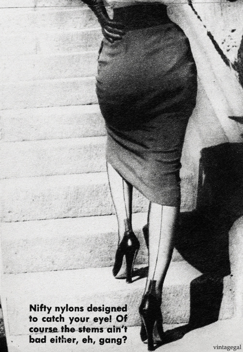 ladysoniapersonal:  Only FF are *real* nylons xx