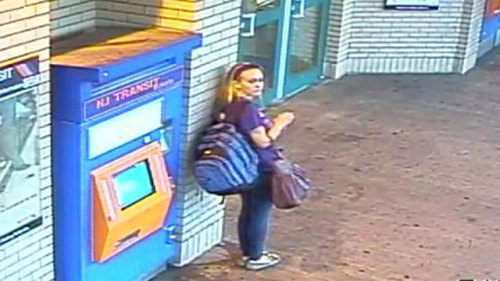 juilan:‘Kidnapped’ Teen Kara Alongi was caught on camera taking the train out of town. The picture w