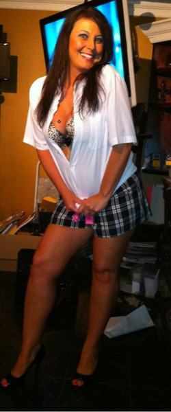smokinwives:  QOS - Submit your girl and get her on the BBC program, just like these