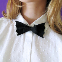 Devalina:  Starvethebeat:  Halloweencrafts:  Diy Halloween Felt Bat Bow Tie Tutorial