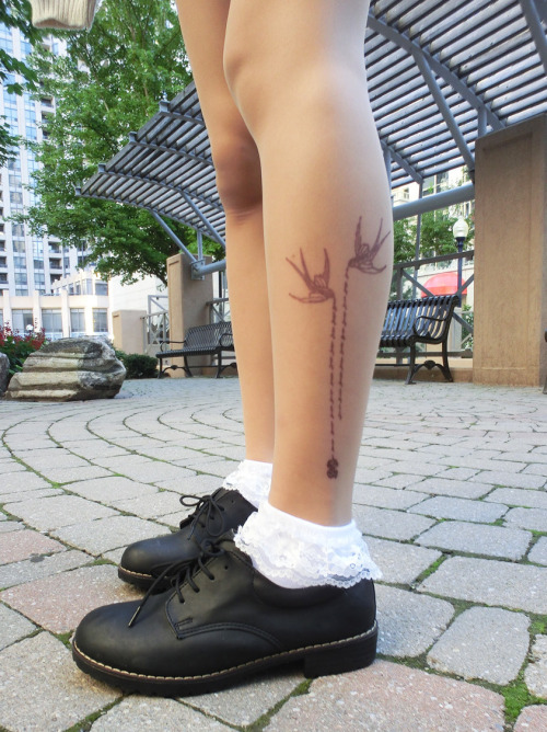 halloweencrafts:DIY Sharpie Tattoo Tights Tutorial from Dastrict 5 here. There is lots of practical 