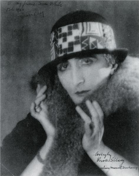 Tina Fey&rsquo;s cover of Bossypants as parody of Man Ray&rsquo;s photo of Rrose Selavy