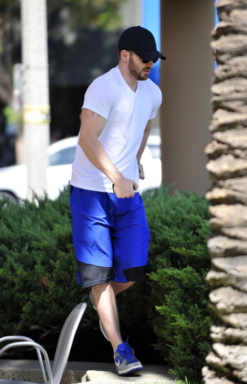 allaboutevans:  04-10-2012 |HQ| 