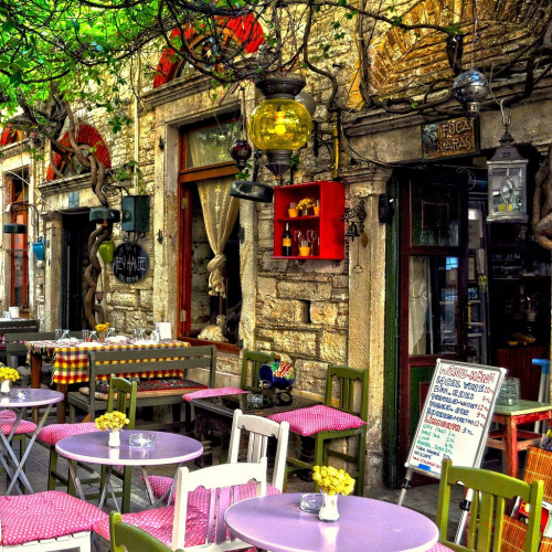 Colorful terrace on the streets of Foça, Turkey (by yonca60).