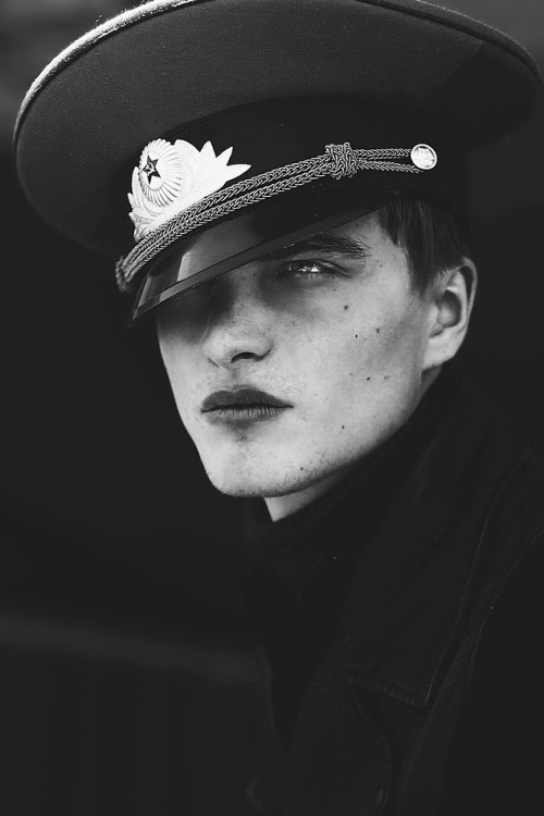 modne:  Robert Laby by Fanny Latour Lambert 