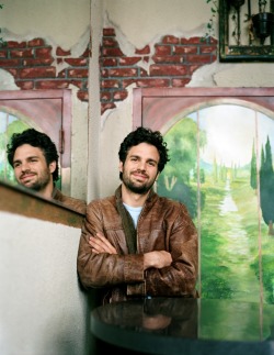 dailydoseofdilf:  themoreitgrows-thebetteritgets:  acollectionofwellbehavedbeards:  mark ruffalo (via Amanda Friedman Photography)       (via TumbleOn)  Lookin Good