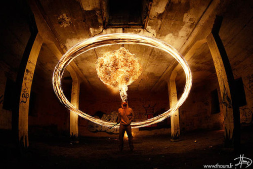 Gorgeous Photos of Flame Painting and Fire Breathing Experiments Tom Lacoste is a 23-year-old self-t
