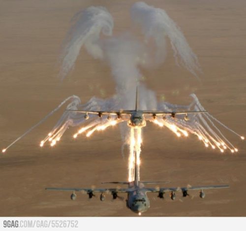 writerman-js:  (via 9GAG - Lockheed AC-130 leaving behind flare “Angel of Death”.)
