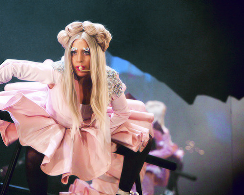 Paws UP