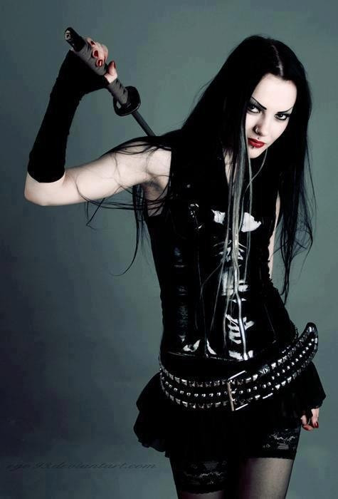 willsorrow:  It’s her once again….