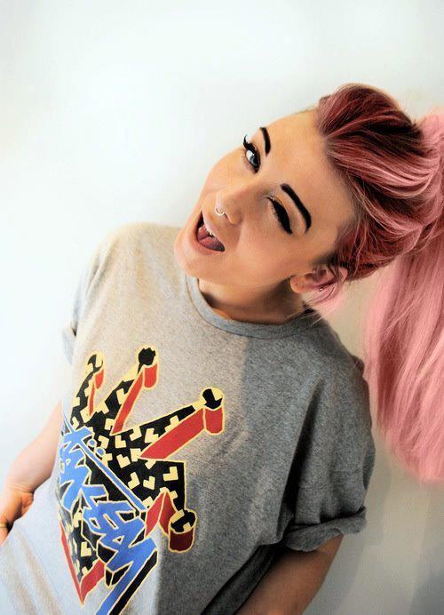 snickersbabeii:  Dυ denkst ich vermisse dich ? hαhαhα . . - ok hαst recht -.-